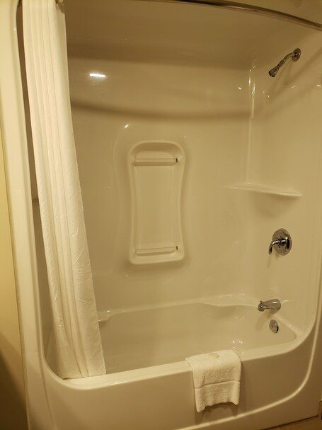 Canad Inns Destination Centre Health Sciences Centre - Image 32