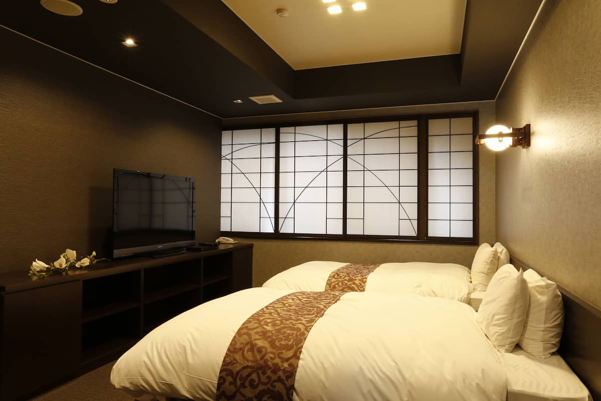 superior twin room, non smoking | free wifi, bed sheets