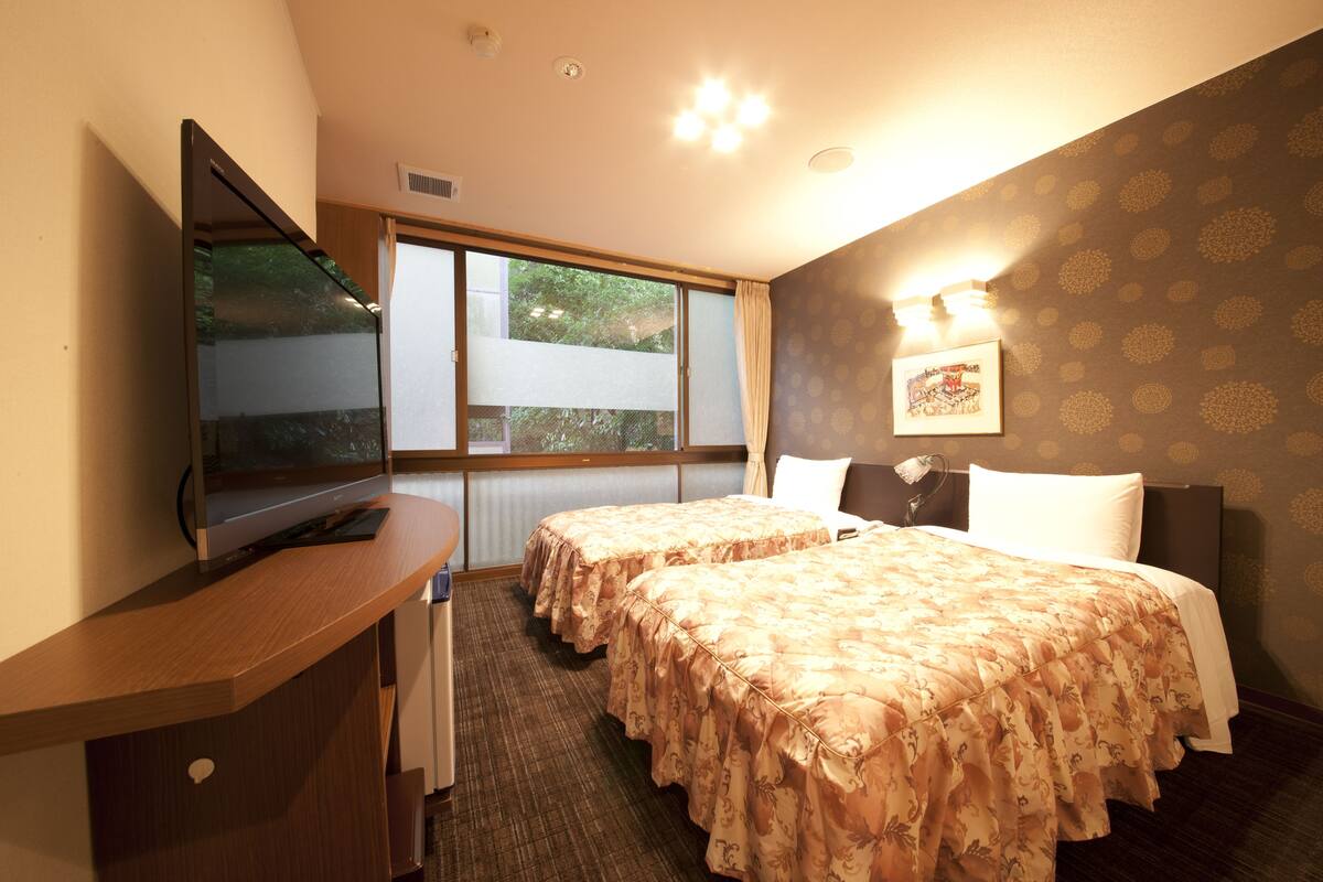 Twin Room, Non Smoking | WiFi (free), bed sheets