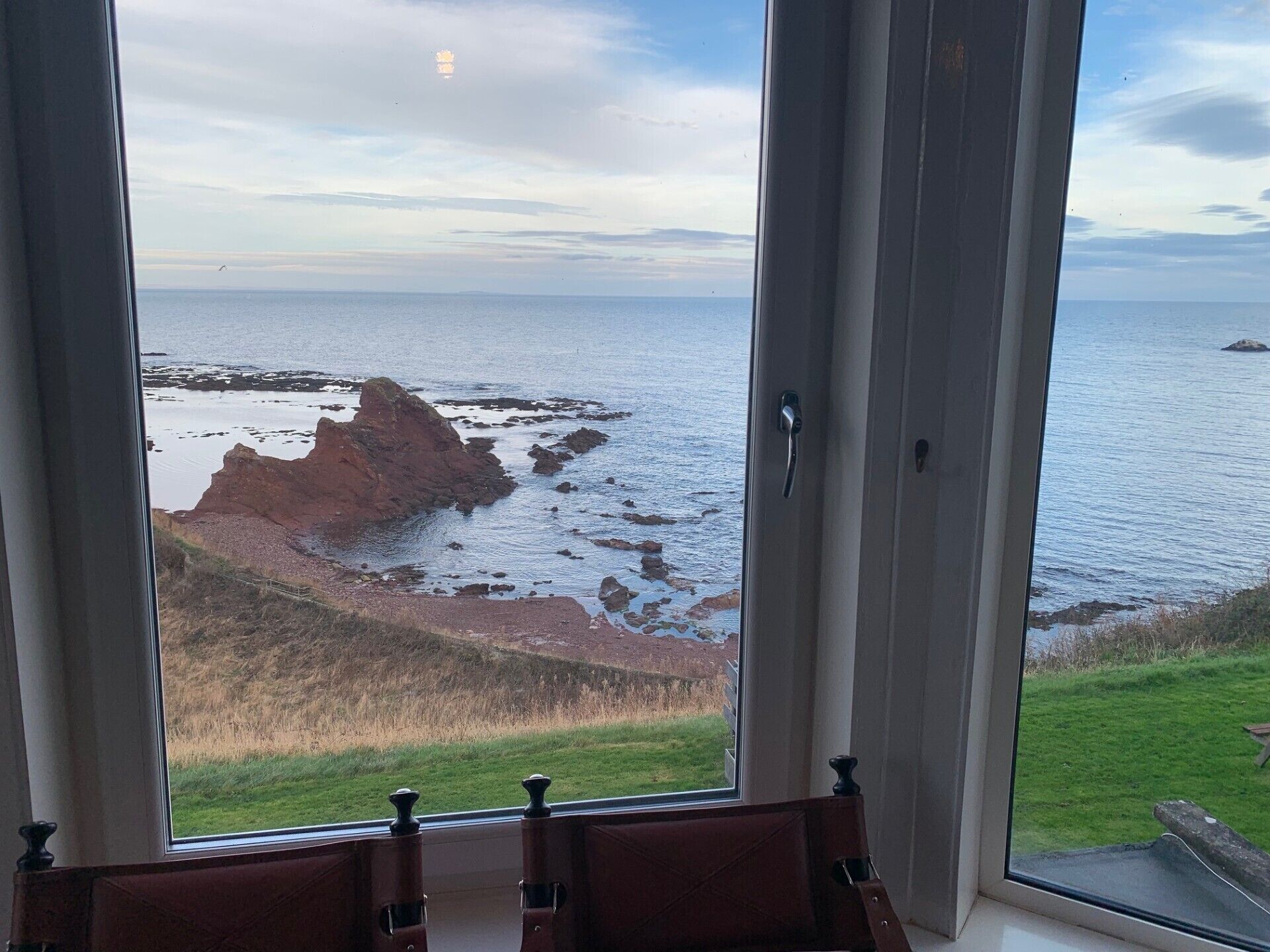 1 bedroom, individually decorated, individually furnished, desk