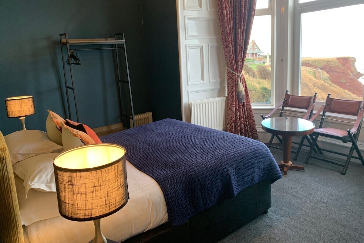 1 Schlafzimmer, individuell dekoriert, individuell eingerichtet