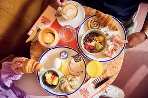 Daily buffet breakfast (EUR 17.50 per person)