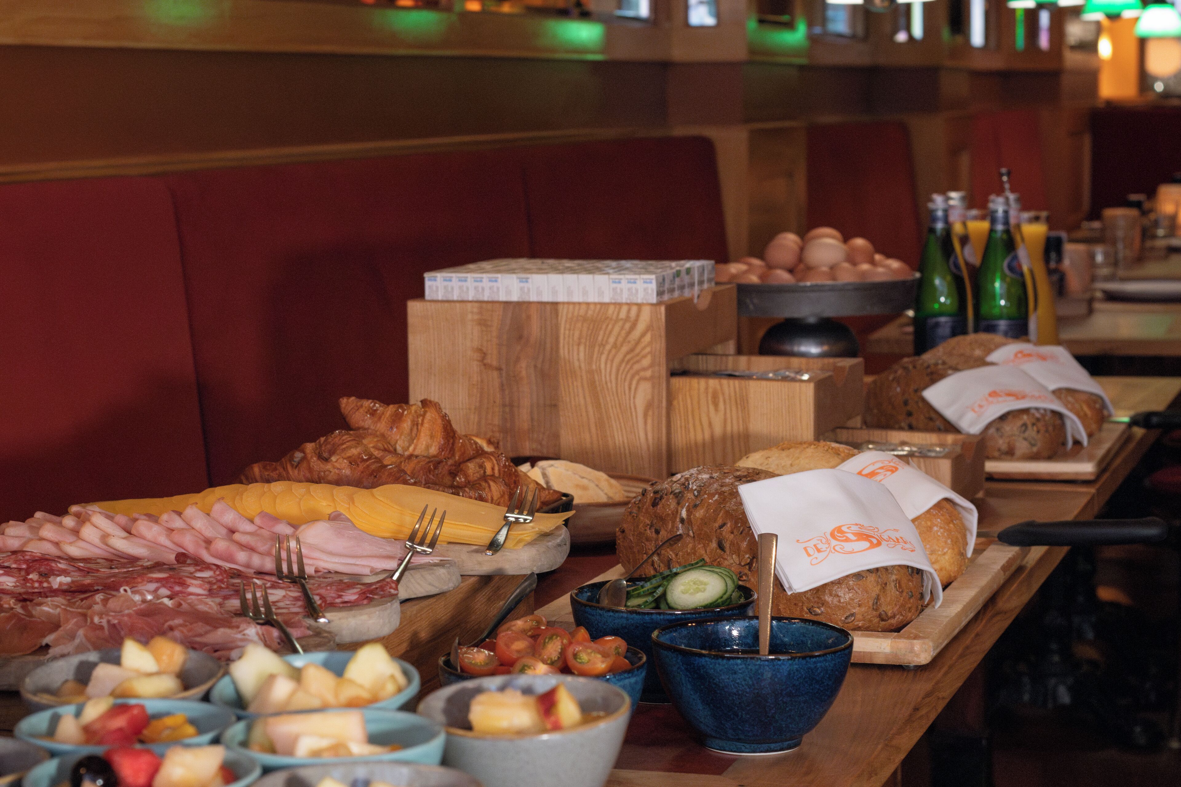 Daily buffet breakfast (EUR 17.50 per person)