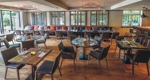 Frokost og middag serveres, retter fra midtøsten, uteservering 