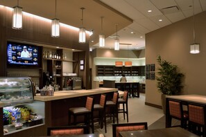 Bar (on property) - Hyatt Place Chicago-South/University Medical Center (Chicago)
