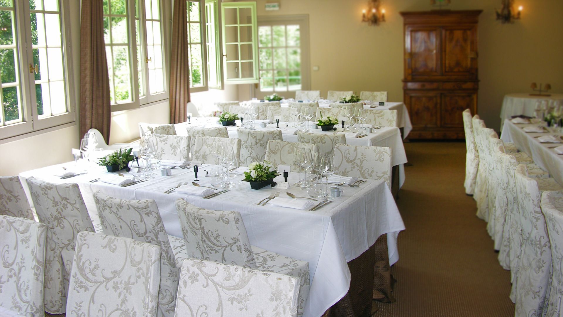 lunch and dinner served, french cuisine