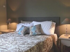 Premium bedding, desk, cribs/infant beds, rollaway beds - Le moulin de Mombreux (Lumbres)