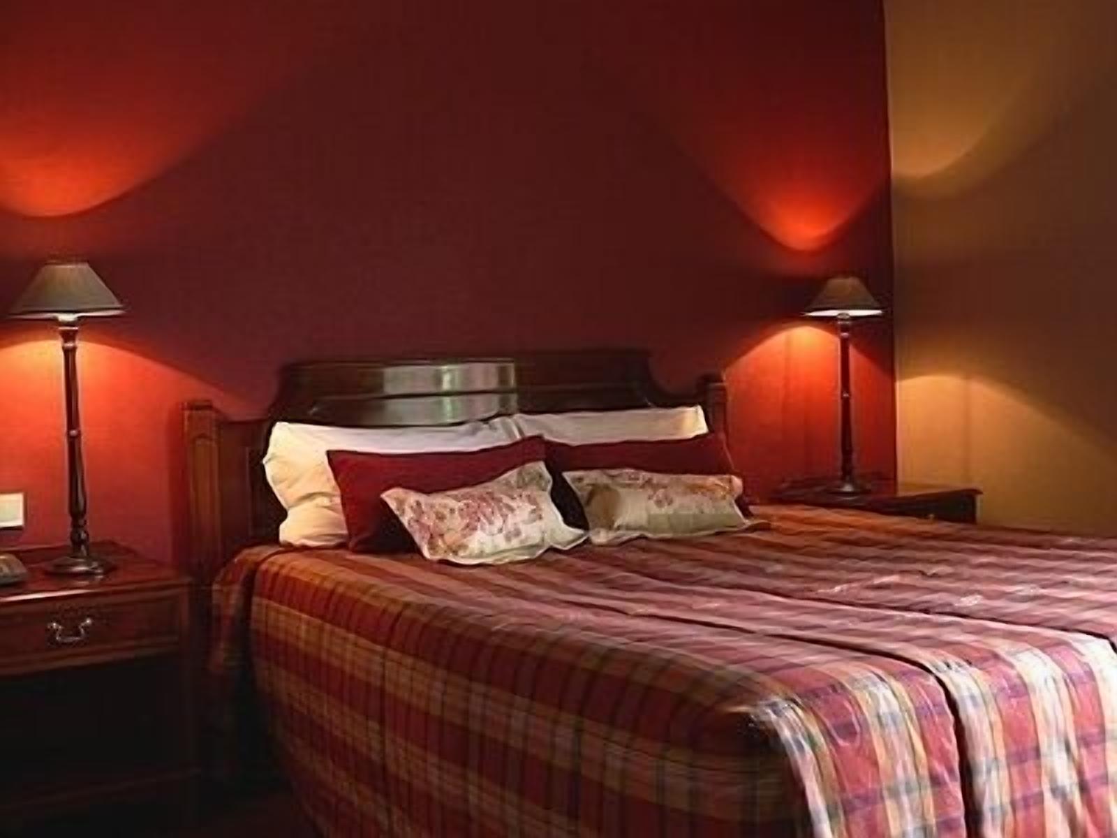 premium bedding, desk, cots/infant beds, rollaway beds