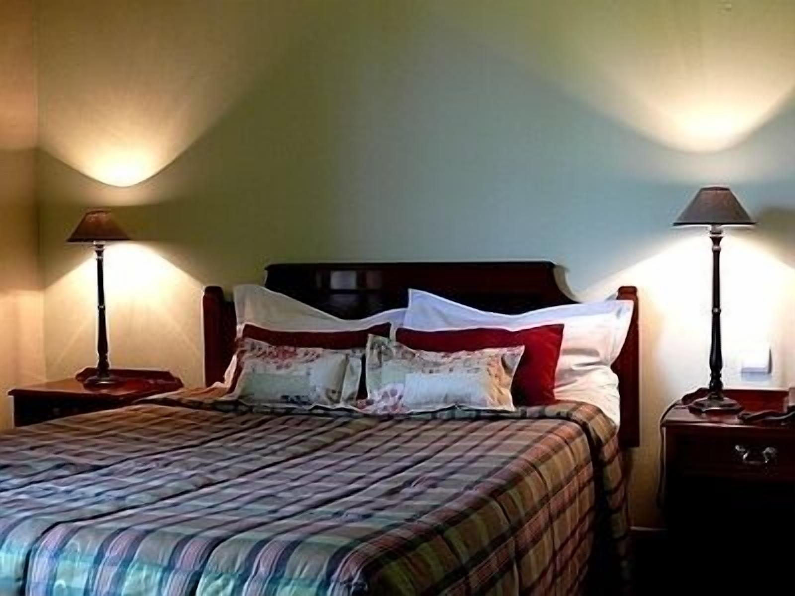 premium bedding, desk, cots/infant beds, rollaway beds