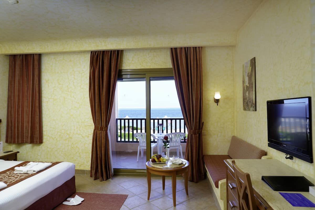 standard room beach front | egyptian cotton sheets, in-room safe, blackout curtains, free wifi