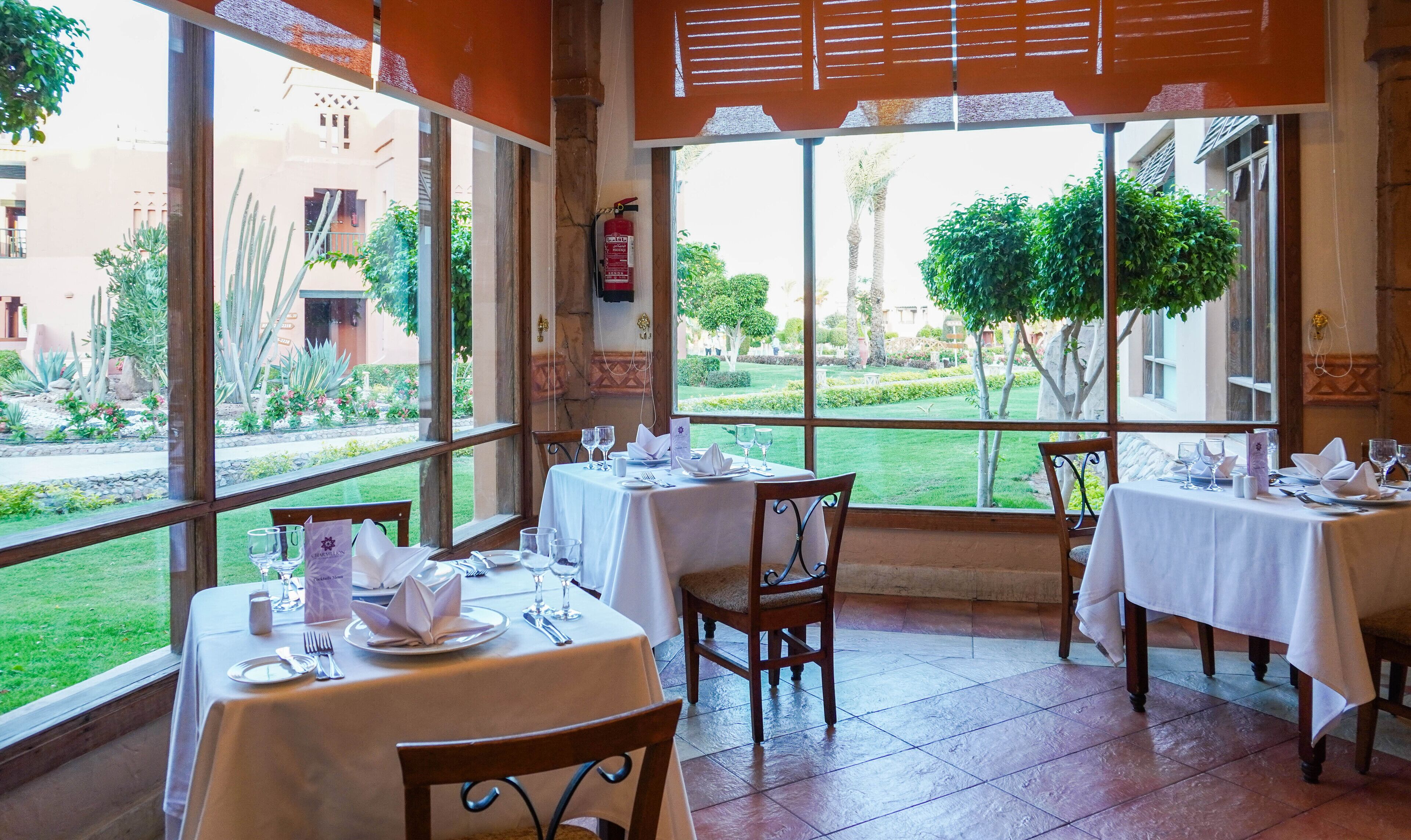 3 restaurants, breakfast, lunch, dinner served; international cuisine