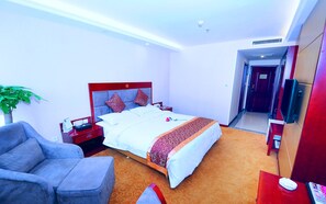 In-room safe, desk, Internet, alarm clocks