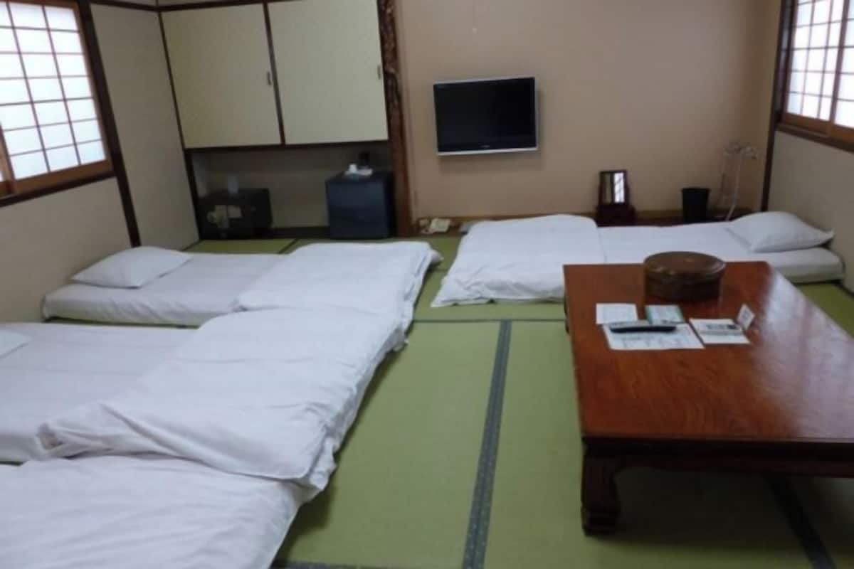 Down duvets, in-room safe, individually decorated, desk