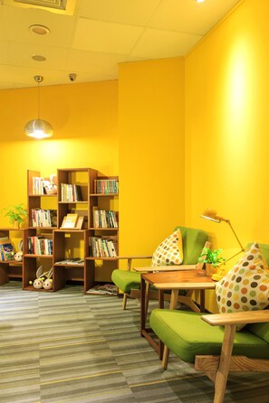 Interior - Bee House by Cosmos Creation-Taipei Main Station (Taipei)