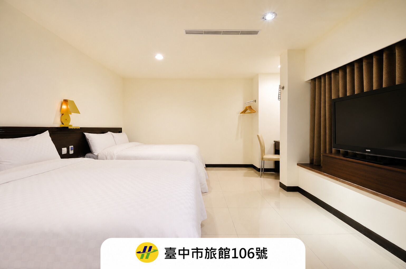 Ropa de cama de alta calidad, cubrecamas, escritorio y wifi gratis 