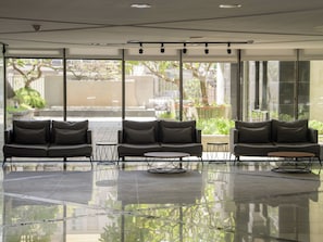 Lobby sitting area - CHECK inn SELECT Hualien LinSen (Hualien City)