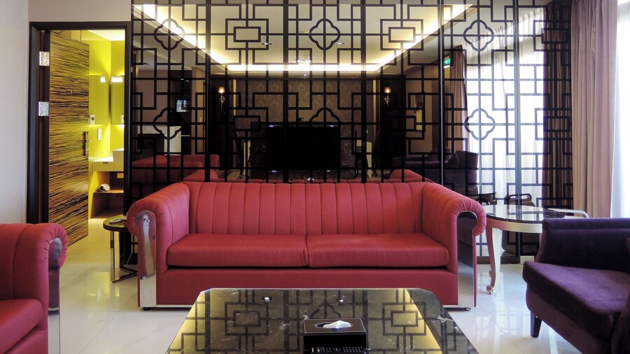 CHECK inn SELECT Hualien LinSen