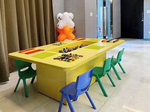 Zona de jocs infantil: coberta