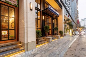 Front of property - Flower Garden Hotel (Hanoi)