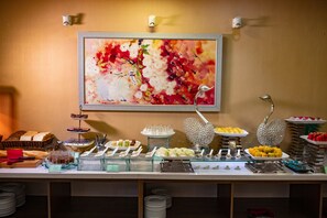 Daily buffet breakfast for a fee -  Nesta Hotel Ha Noi (Hanoi)