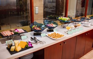 Tägliches Frühstücksbuffet (250000 VND pro Person)