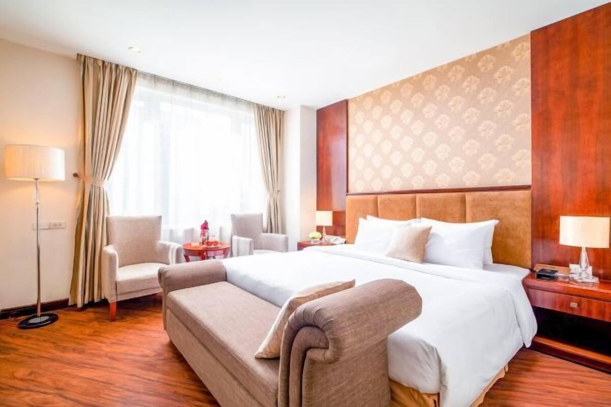 Minibar, in-room safe, desk, blackout curtains