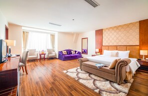 Executive Suite, 1 King Bed, Bathtub, City View | Minibar, in-room safe, desk, blackout drapes -  Nesta Hotel Ha Noi (Hanoi)