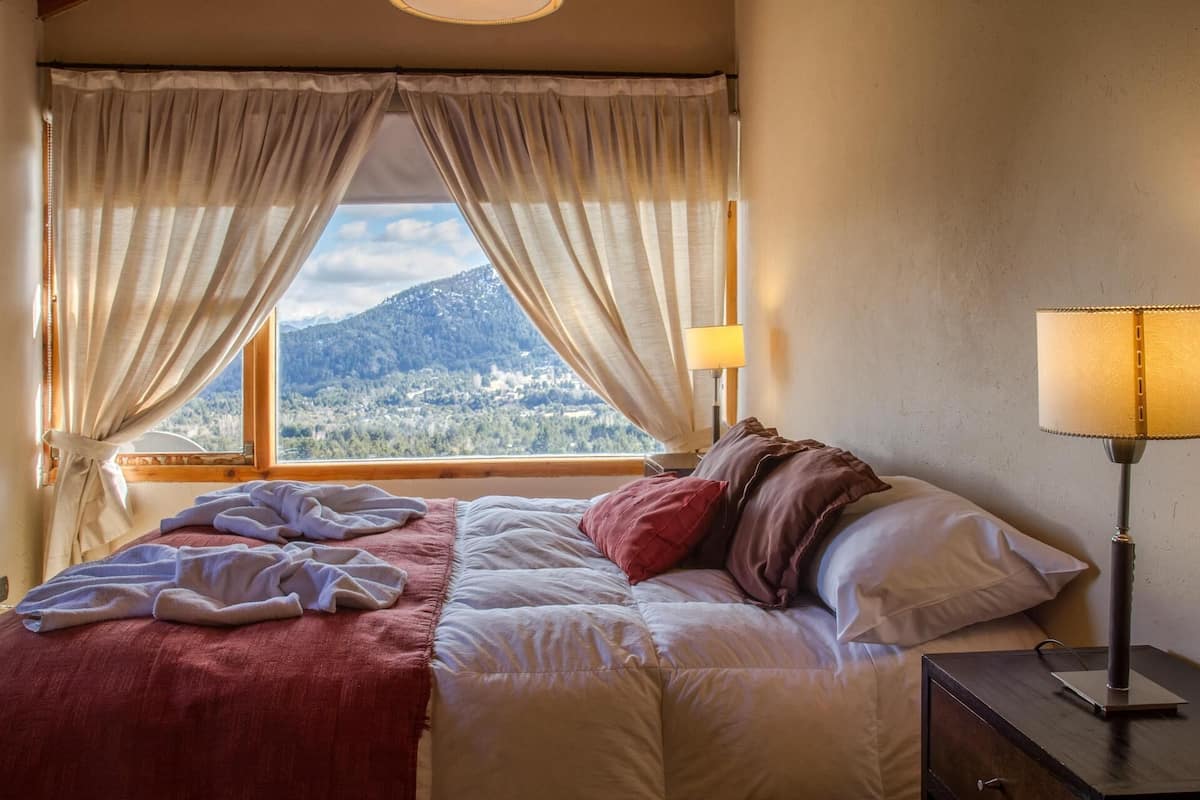 Coffres-forts dans les chambres, rideaux occultants, draps fournis
