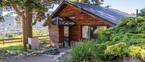 Bungalow, 1 slaapkamer | Een kluis op de kamer, verduisterende gordijnen, beddengoed