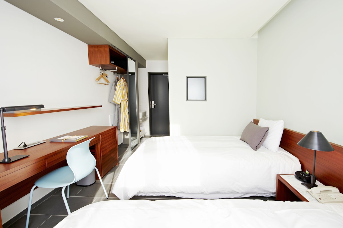 Premium bedding, in-room safe, blackout curtains, iron/ironing board