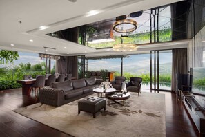 Presidential Sky Suite | Living area