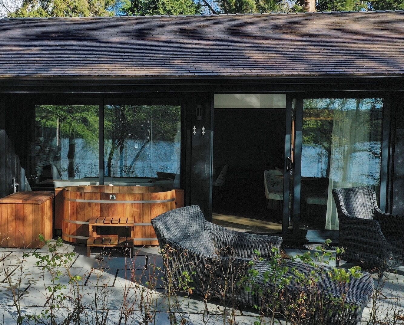 Wild Garden Hot Tub Suite | Terrace/patio