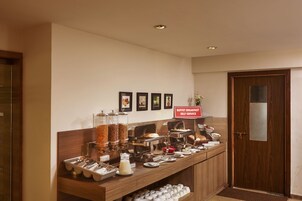 Desayuno buffet todos los días (con cargo)