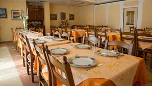 Se sirven desayunos, almuerzos y cenas