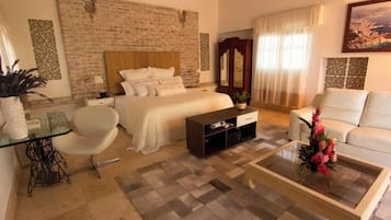 1 habitación, ropa de cama de alta calidad, cubrecamas y minibar
