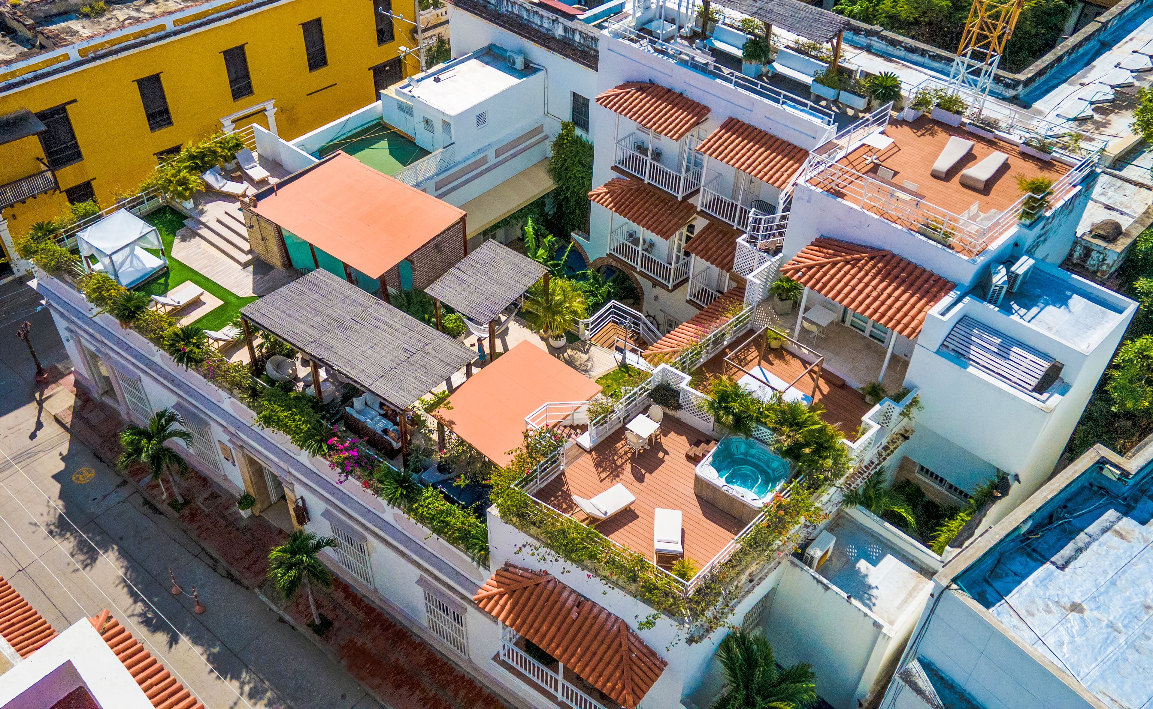 Vista frontal de la propiedad