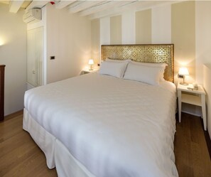 Apartemen, 2 kamar tidur | Kedap suara, setrika/meja setrika, dan tempat tidur bayi gratis