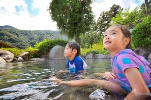 Outdoor spa tub - Hakonenomori Okada (Hakone)