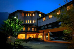 Fachada del alojamiento - Noche