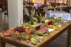 包含每日自助早餐