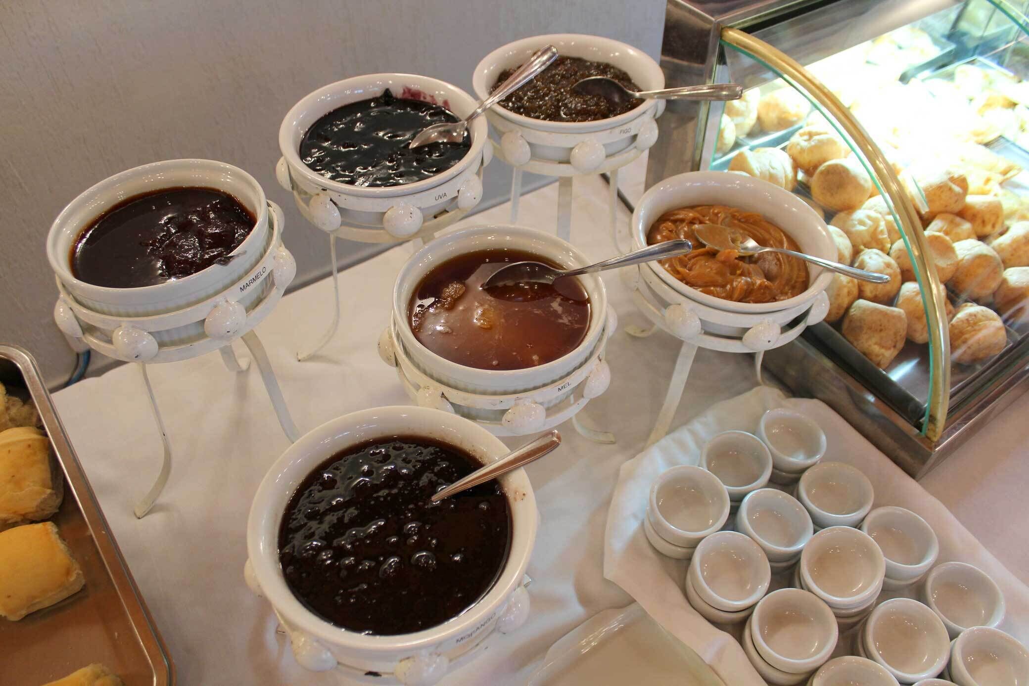 free daily cooked-to-order breakfast