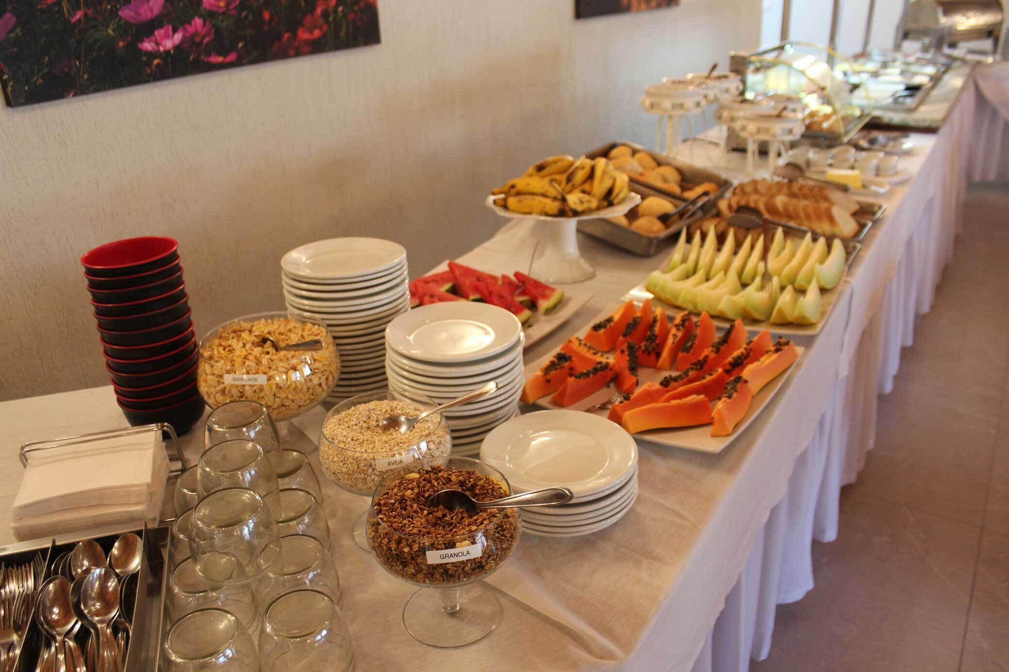 free daily cooked-to-order breakfast