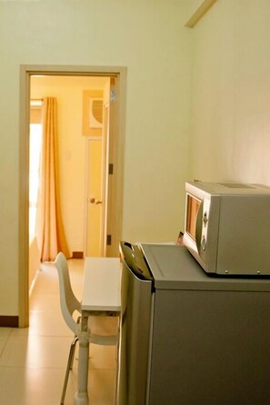 Free WiFi, bed sheets, wheelchair access