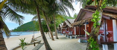 Standard Bungalow Beachfront with Fan - No Hot Water | Beach | Private beach, beach massages, scuba diving, beach volleyball