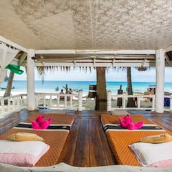 Massagens tailandesas, massagens desportivas, massagens na praia