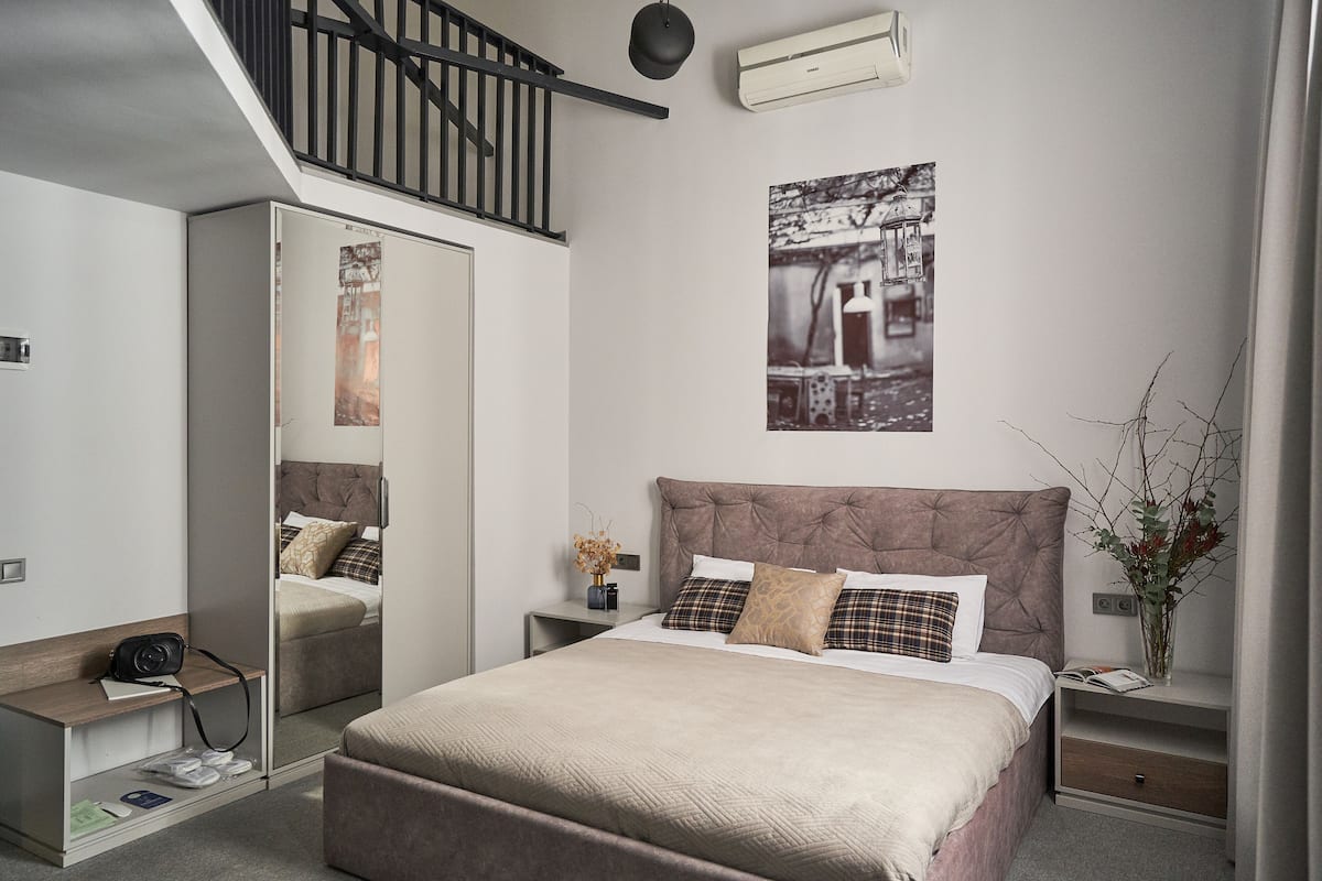Pillow-top beds, minibar, in-room safe, iron/ironing board
