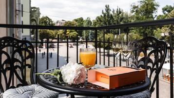 Phòng đôi Tiêu chuẩn, ban công | Nệm có lớp đệm bông, minibar, két bảo mật tại phòng