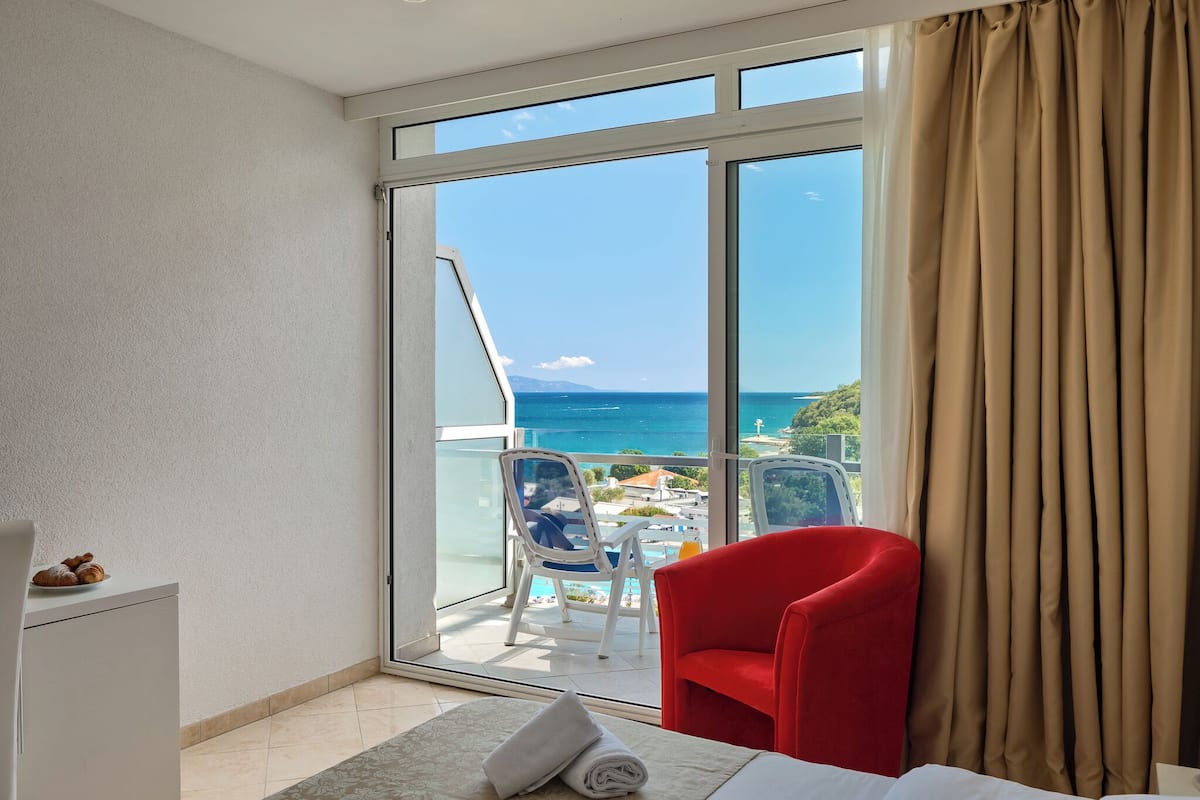 standard double or twin room | balcony view