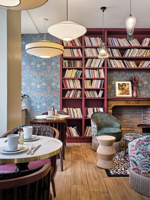 로비 좌석 공간