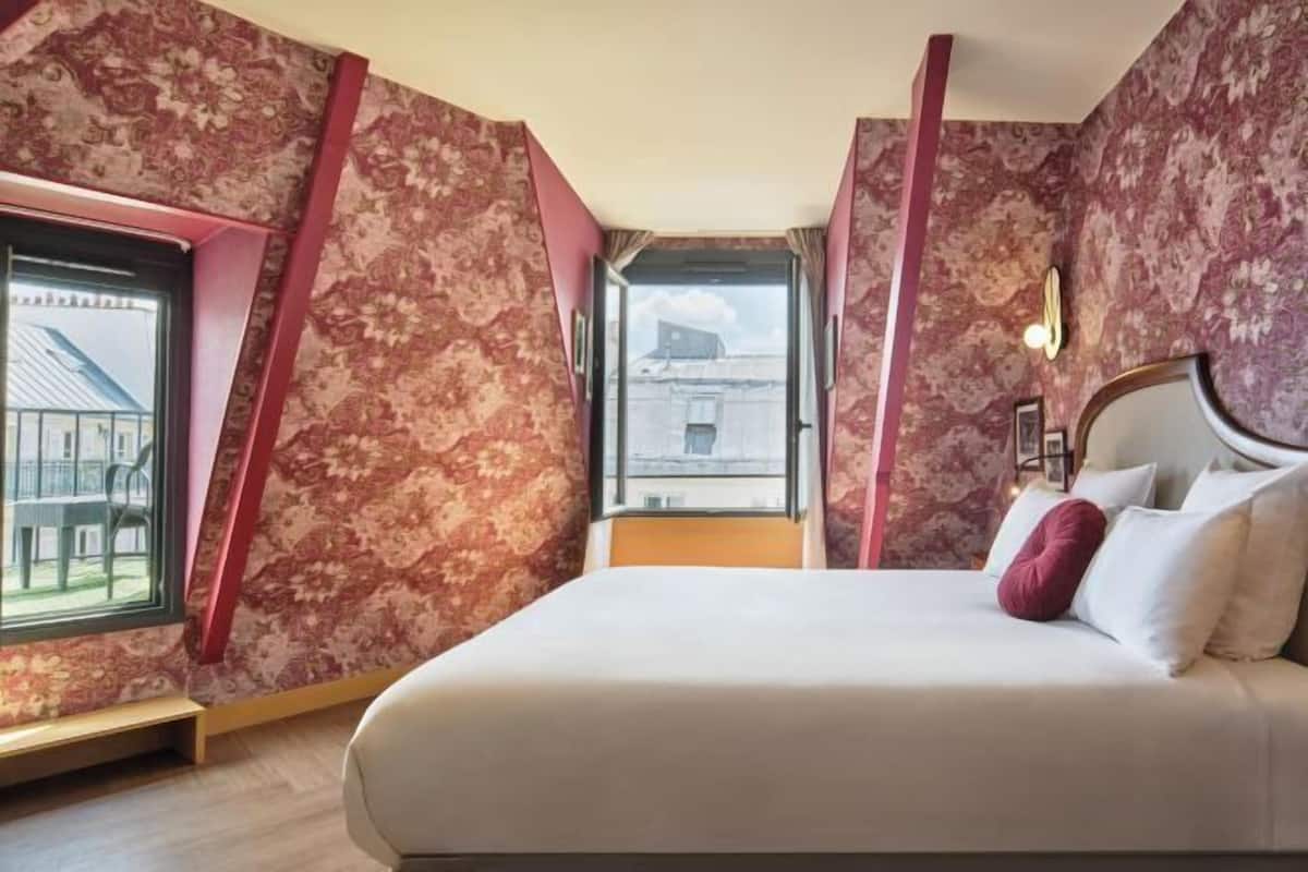 Literie de qualité supérieure, coffres-forts dans les chambres, bureau